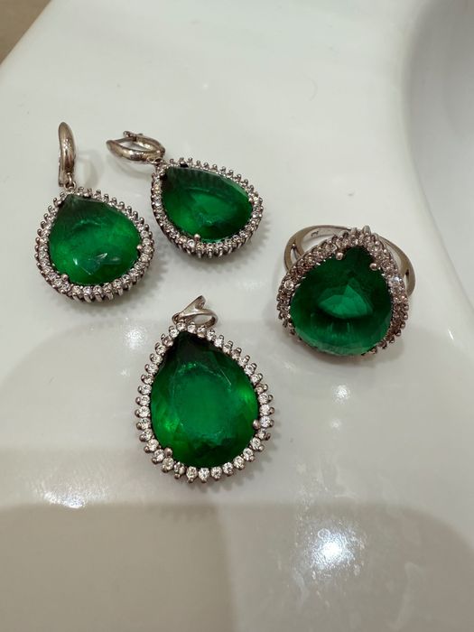 Продаю элегантный набор серебра