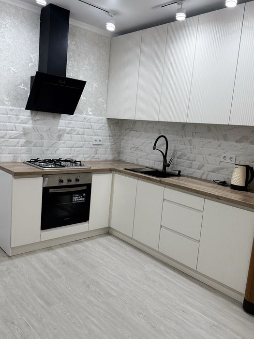 Продам квартиру 2-х комнатную .