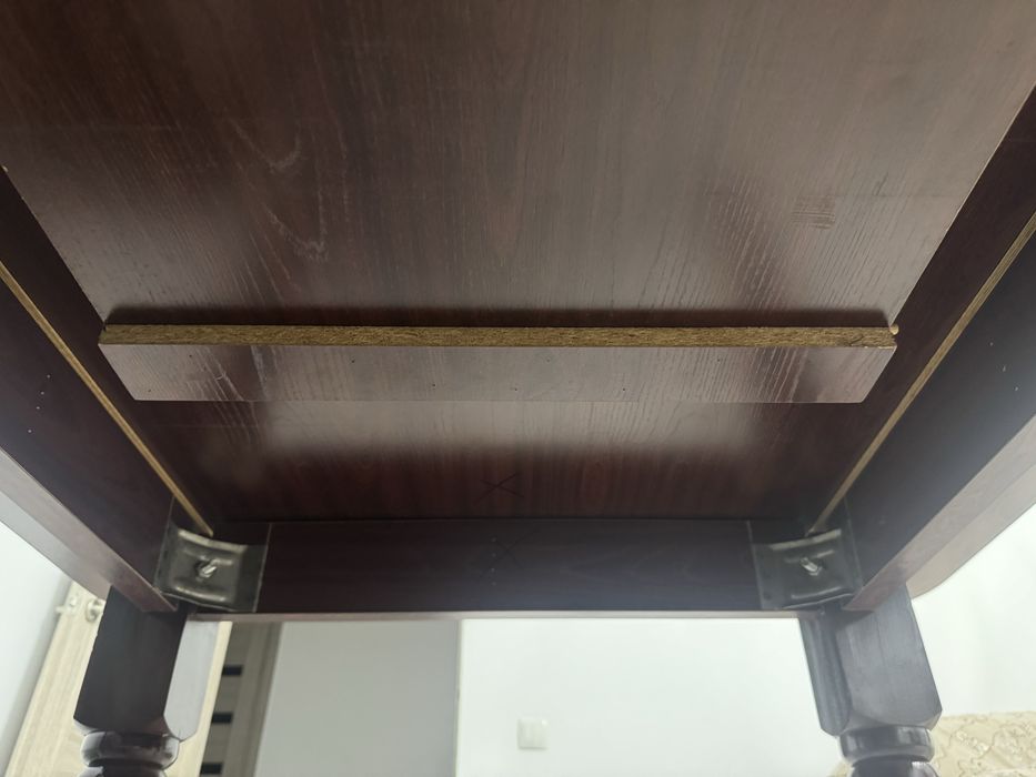 Стол со стульями