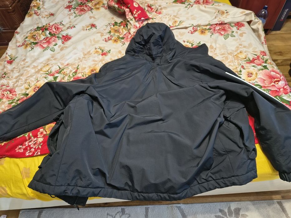 Geaca Adidas puțin purtata