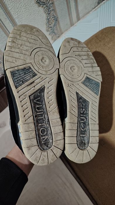 Louis Vuitton крассовка срочно сотилади