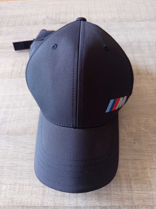 Шапка с козирка BMW