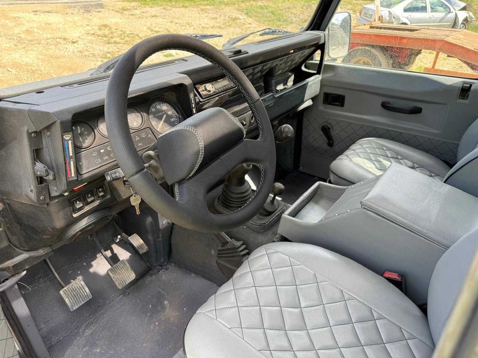 Land Rover Defender 1999 diesel, 2.394 € — imagine 5