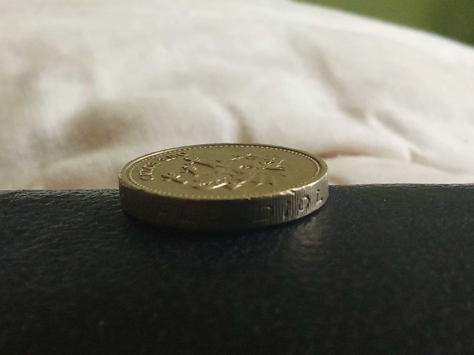 Elizabeth 2 2000 Рядка монета