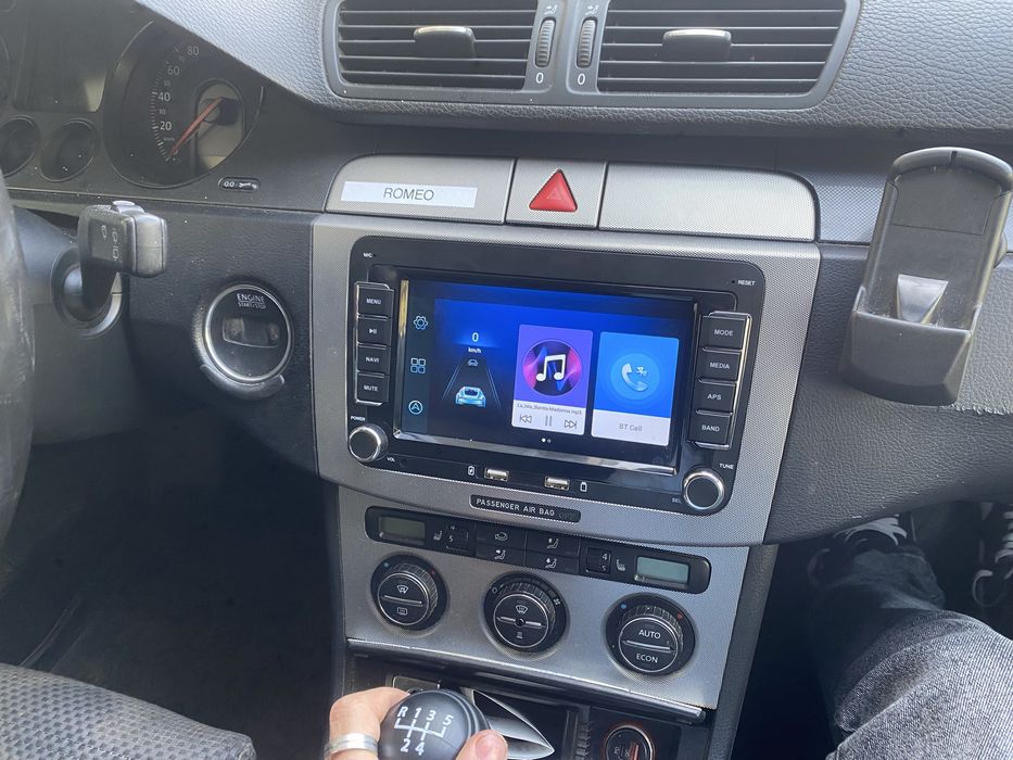 Vînd navigație passat b6