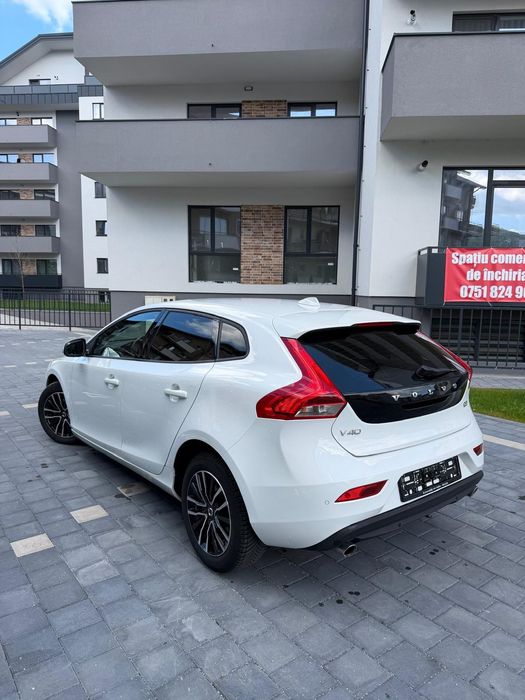 VOLVO V40 2018 — imagine 5