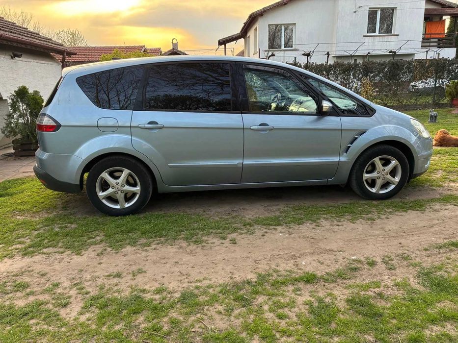 Продавам Ford S-Max