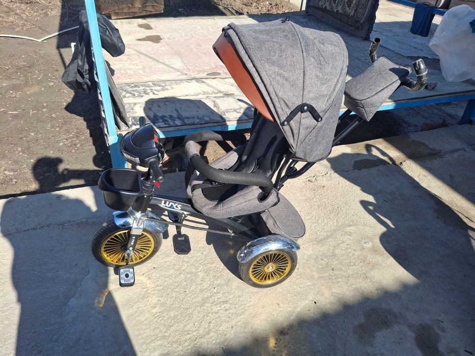 Детский трехколесный велосипед