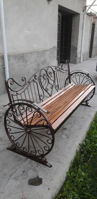 Скамейка сотилади.