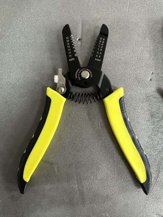 Клещи за рязане и оголване на кабели