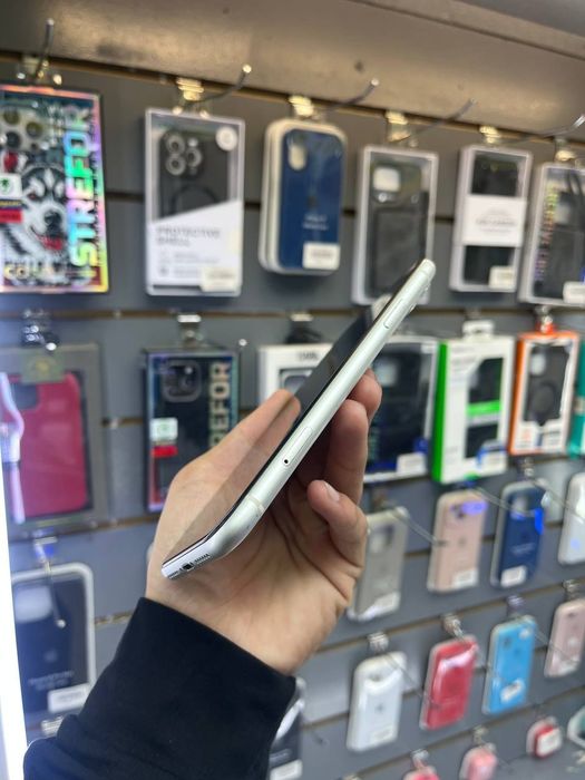 Iphone 11 64gb.  .