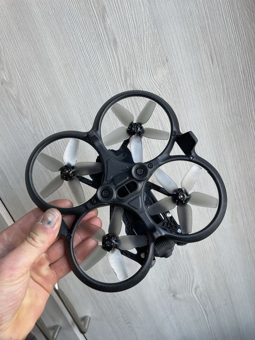 Drona Dji Avata.