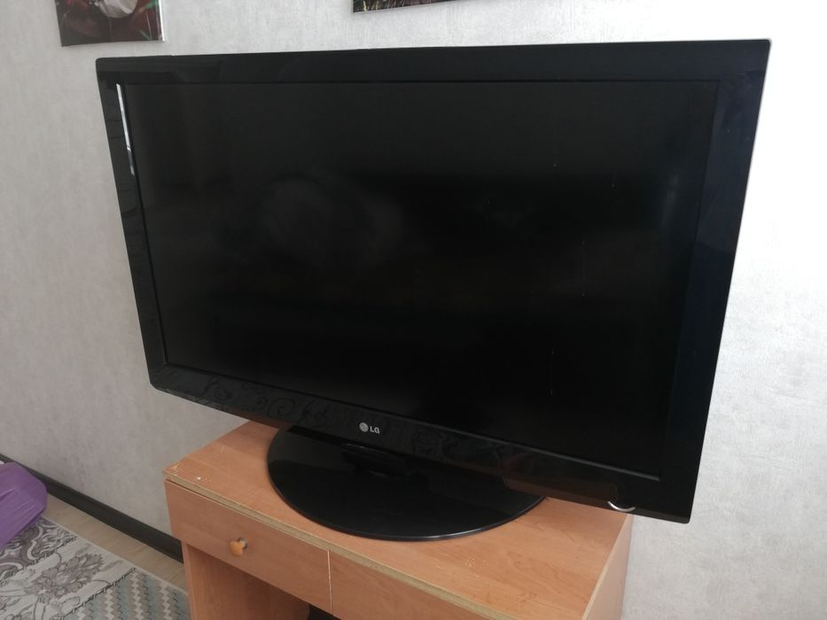 Телевизор LG 42 диагональ