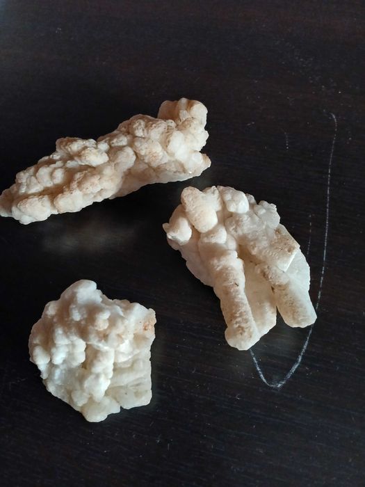 Vand flori de mina de cristal. Detalii la nr de telefon