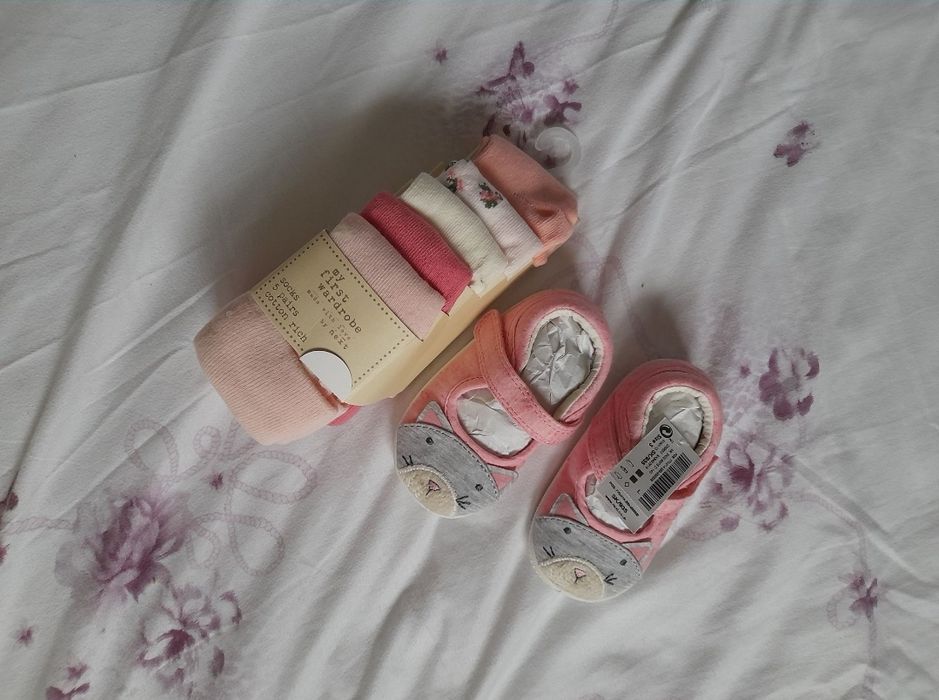 set papuci sosete bebe roz fata fetita next nou eticheta