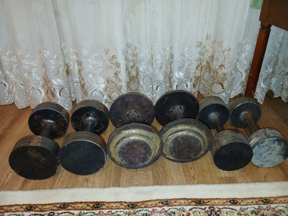 Гантели разные..