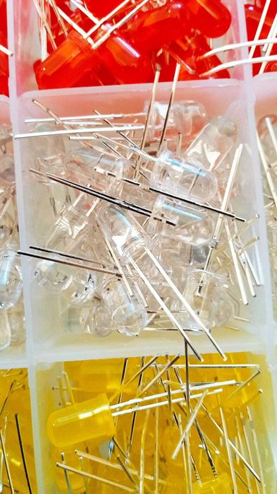 LED 5 mm rosu/alb/portocaliu/verde/albastru, noi, 500 buc, 18 bani/buc