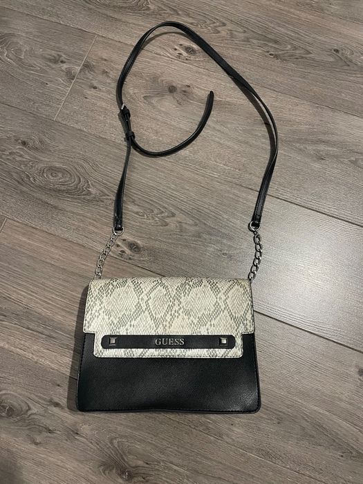 Дамска чанта Guess