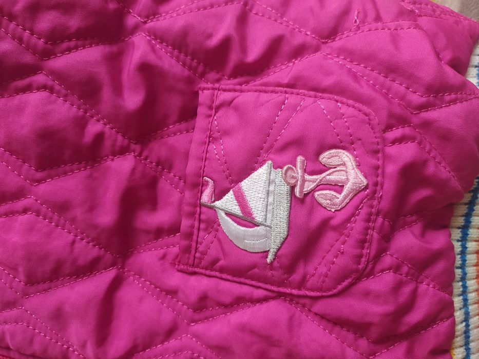 Продам ветровку на девочку