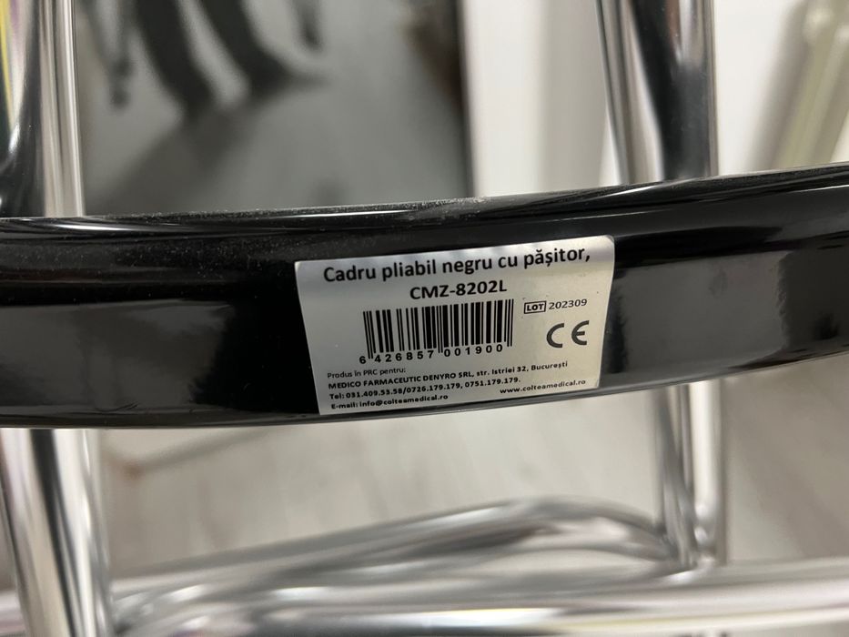 Cadru de mers, negru pliabil, ajustabil , cu functie de pasitor