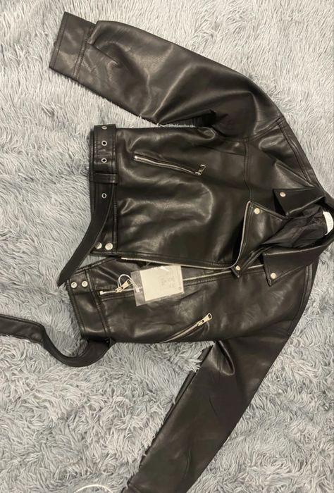 Продам женскую косуху оверсайз