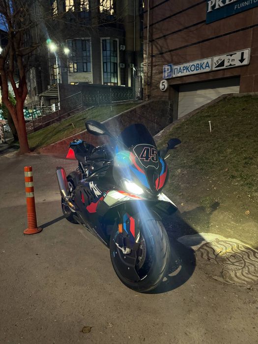 BMW M1000RR 2023