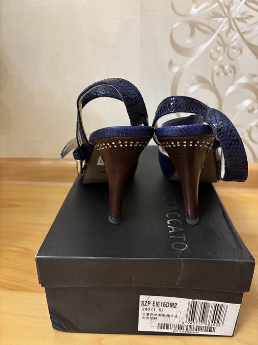 Босоножки женские