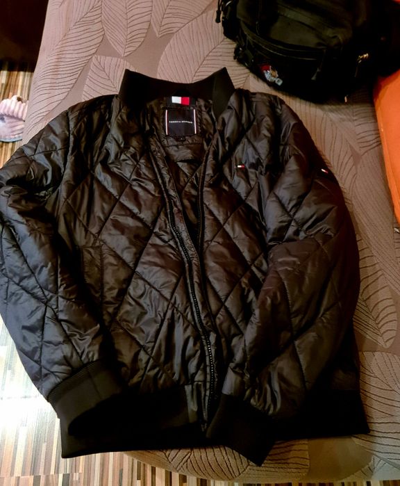 Яке бомбър Tommy Hilfiger