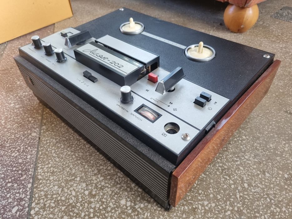 Magnetofon Maiak -202.   Pentru colectionari