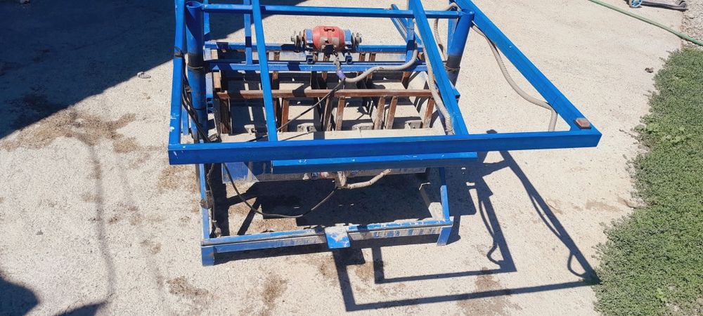 Станок для пескоблока