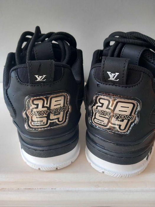 Louis Vuitton skate LV