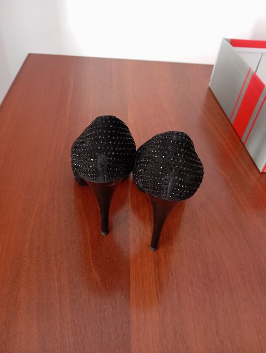 Продам Туфли новые