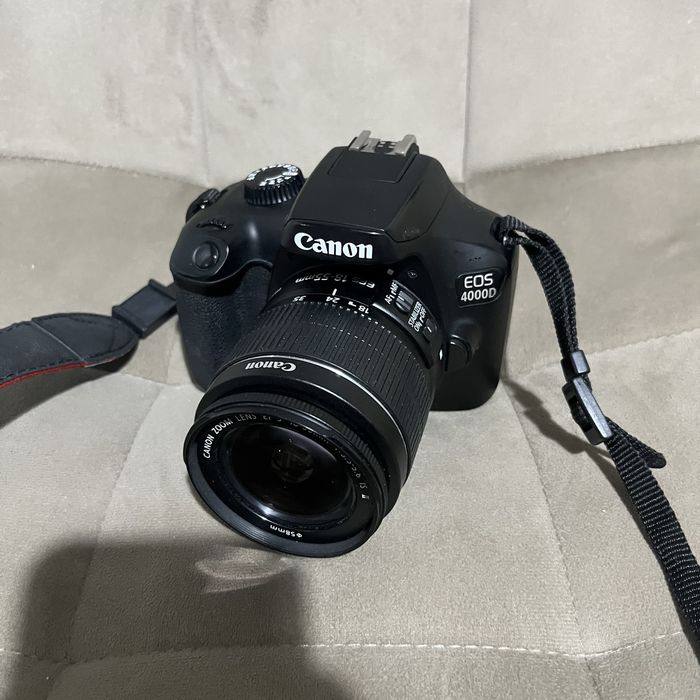 Зеркальный фотоаппарат Canon 600d