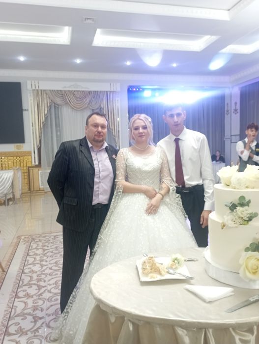 Тамада,ведущий на 2 часа.