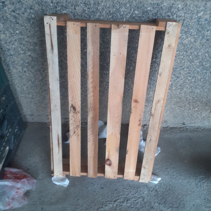 Taxtali yashik sotiladi