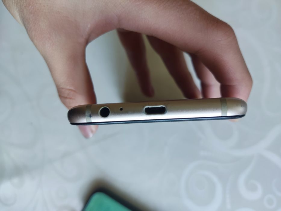 Продаю Samsung Galaxy A6
