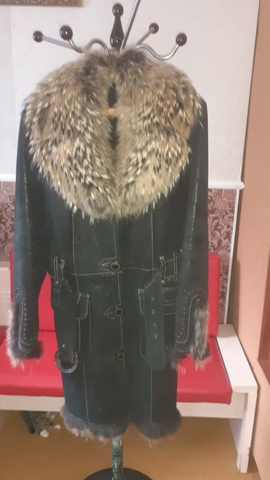 Женская верхняя одежда .