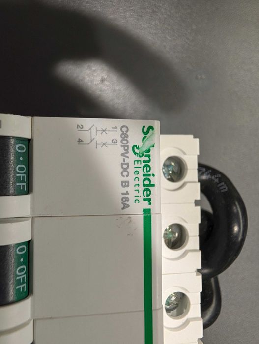 Разделител SCHNEIDER за PV инсталация 2P 16A C60PV-DC 800V A9N61651