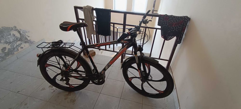 Shumanomax 26 razmerli alyuminiy rama yangidek Guliston shahrida