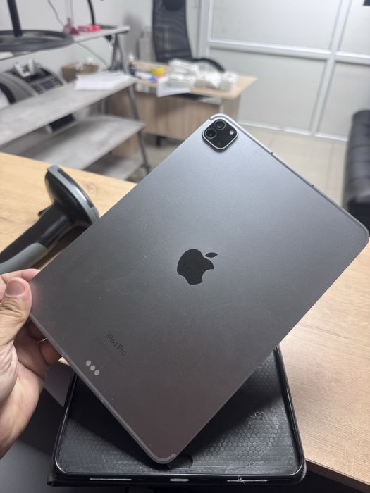Продам Ipad pro 11