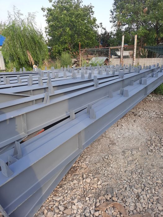 Vand hale metalice conform proiectului dvs