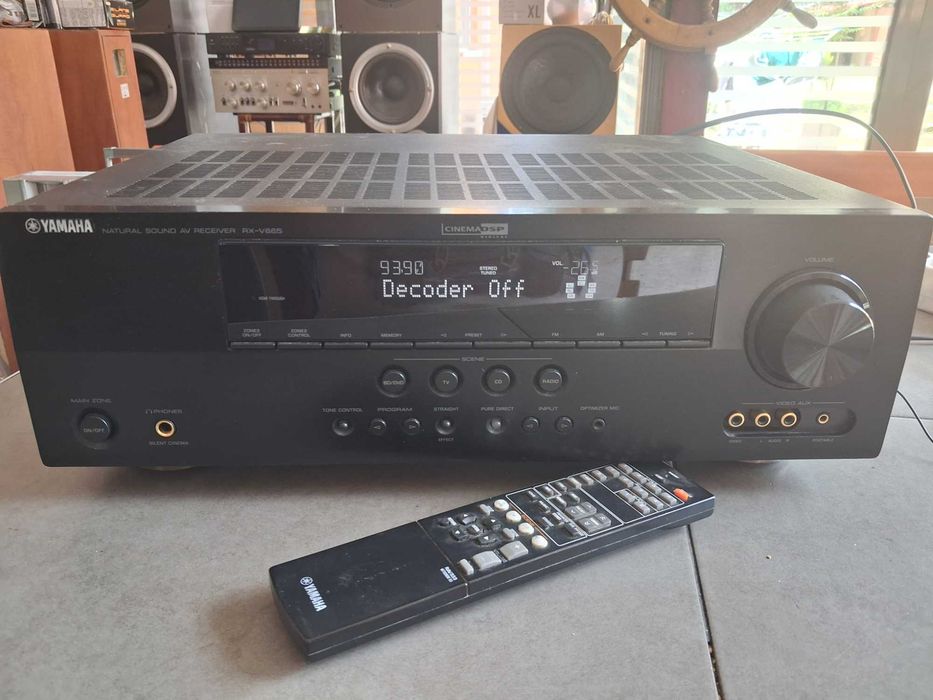 Yamaha RXV-665 receiver