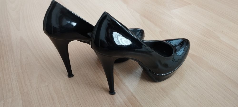 Черни Обувки на висок ток