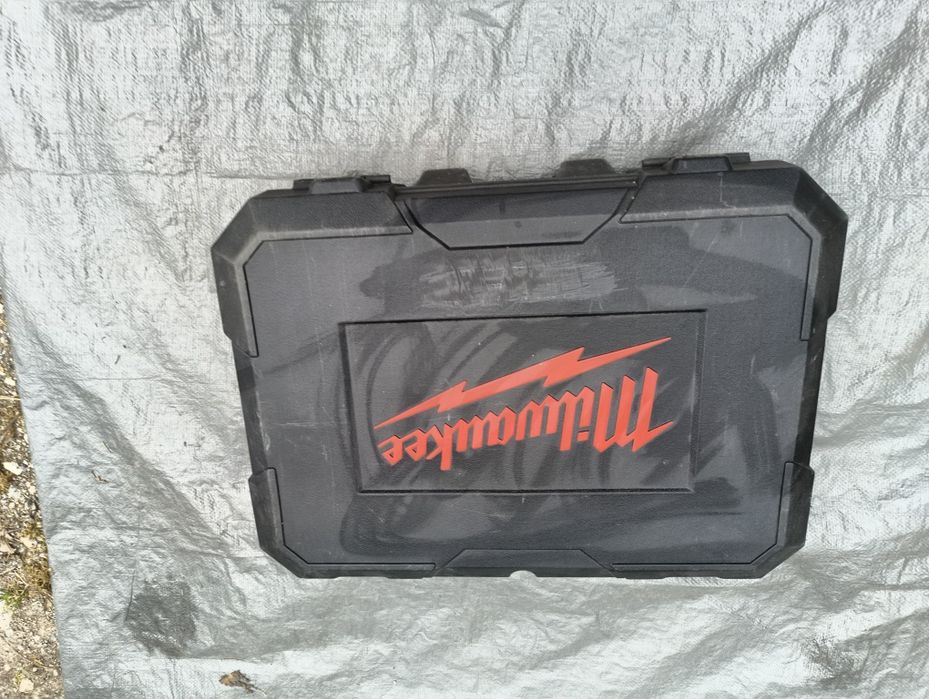 Акумулаторна хидравлична резачка Milwaukee M18