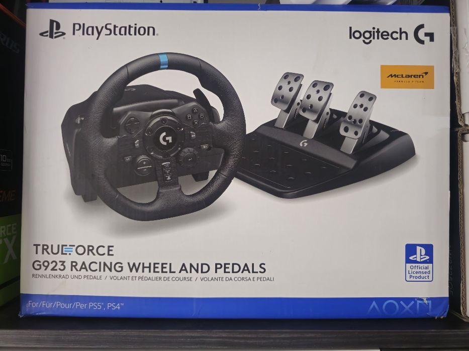 Vând volan logitech g923 cu garanție altex