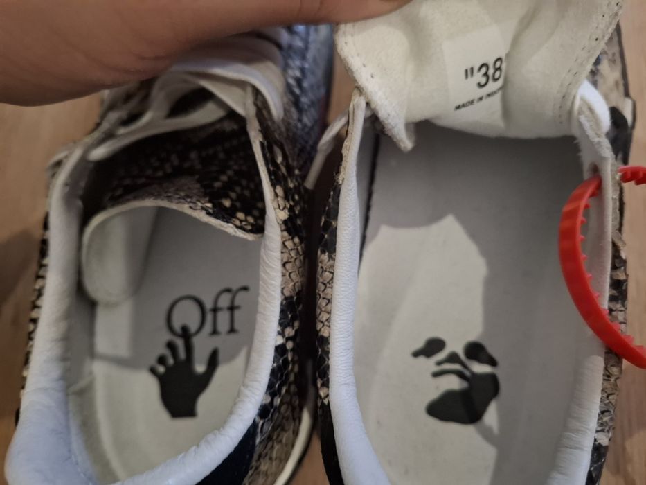 Off-white Baskets Tenesi