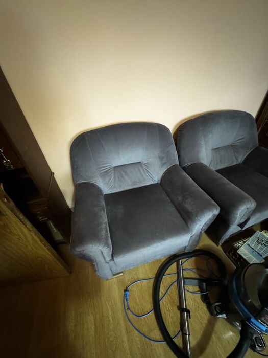 Se vinde set canapea + fotolii