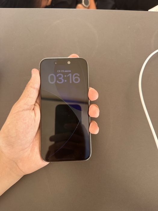 Продам Iphone 15 pro