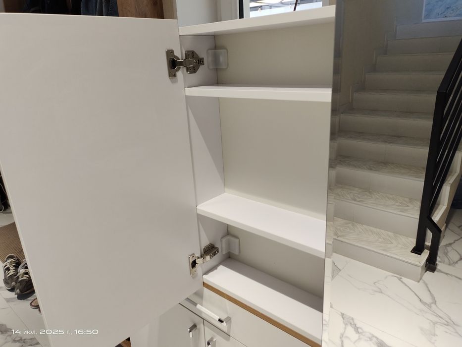 Зеркальный шкафчик шириной 100 см