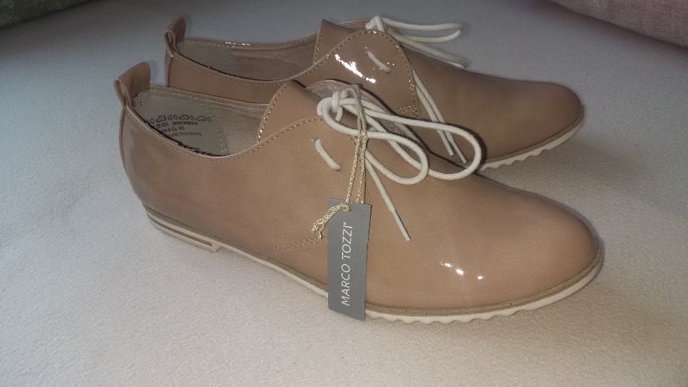 Женские туфли-ботиночки лакированные